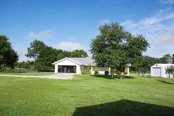 3375 Anderson Rd, Mulberry, FL 33860